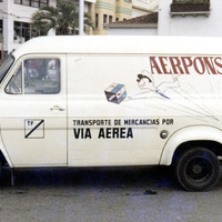 Los vehículos rotulados por Juan el Petudo